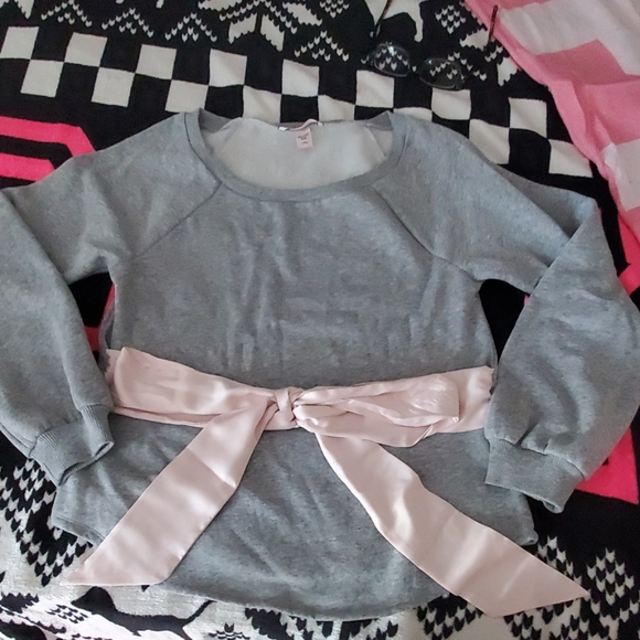 Top - Picture 1 of 2